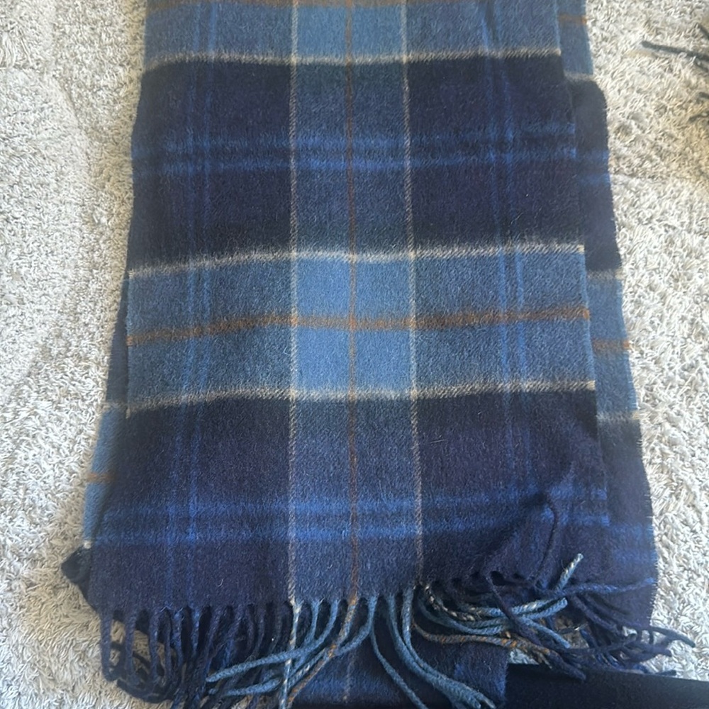 Barbour scarf